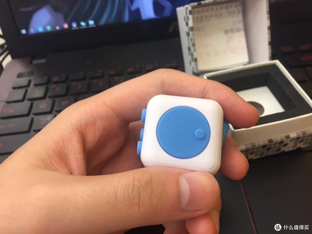 减压帮手 — fidget cube 把玩评测