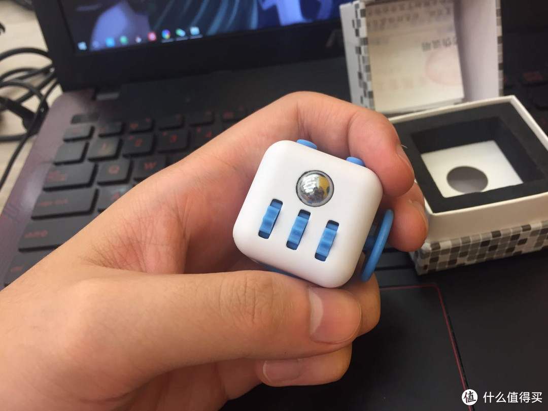 减压帮手 — fidget cube 把玩评测