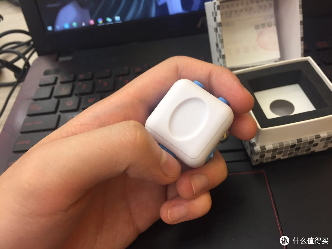 减压帮手 — fidget cube 把玩评测