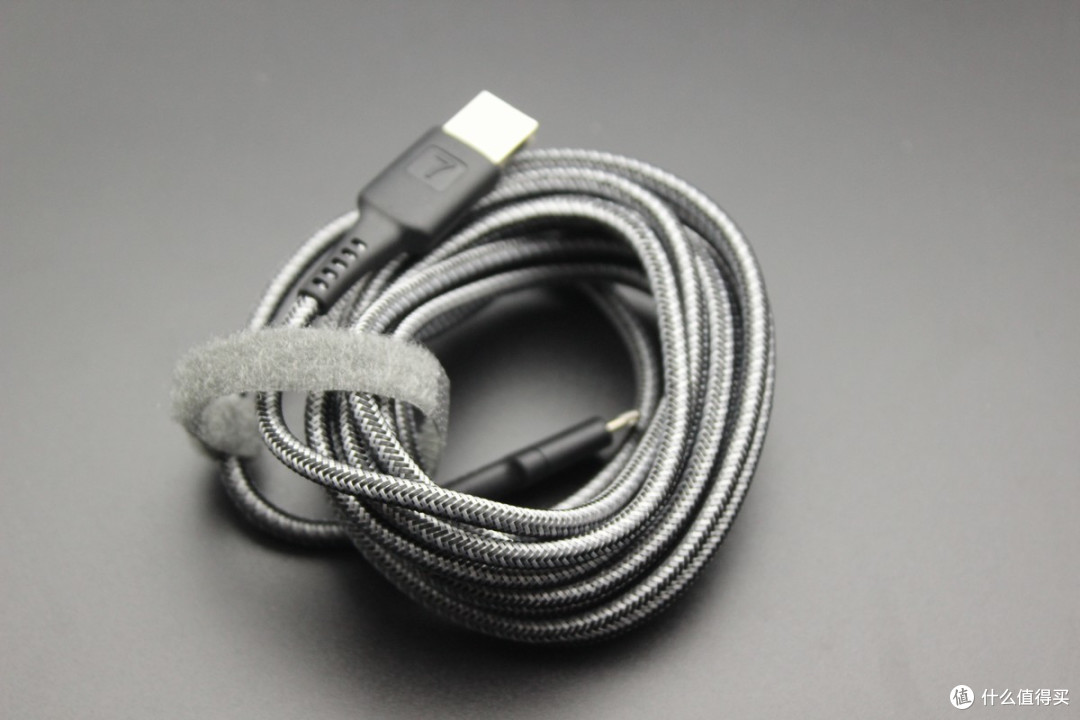 又长又硬、还能独自站立——装甲线基尼Linghtning线 开箱评测