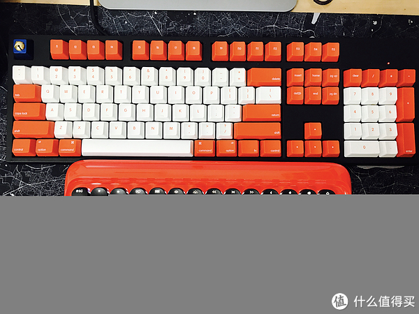 红色控，图上定制 WASD Keyboard