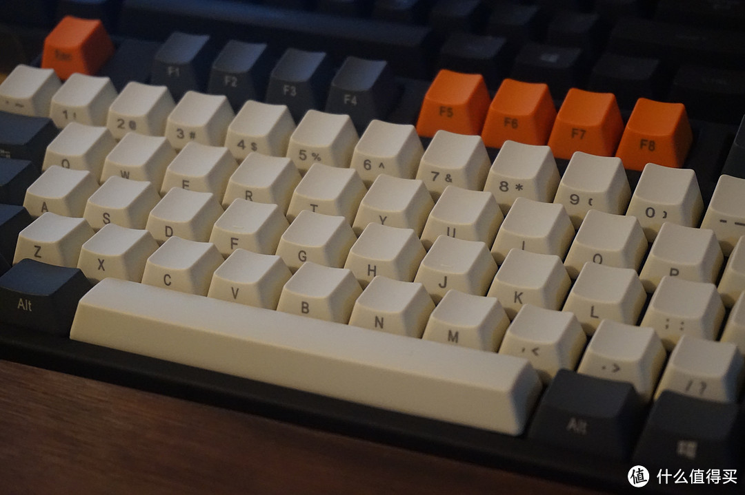 绿轴初体验 — COOLERMASTER 酷冷至尊 MasterKeys L With PBT 烈焰枪 XT V2 机械键盘