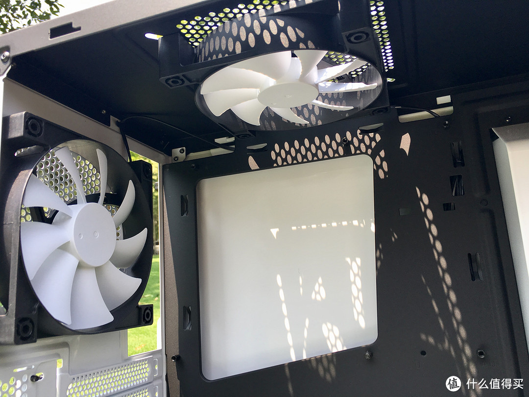 在这炎炎夏日，也给老硬件换个新家 — NZXT. 恩杰 S340 中塔式侧透机箱