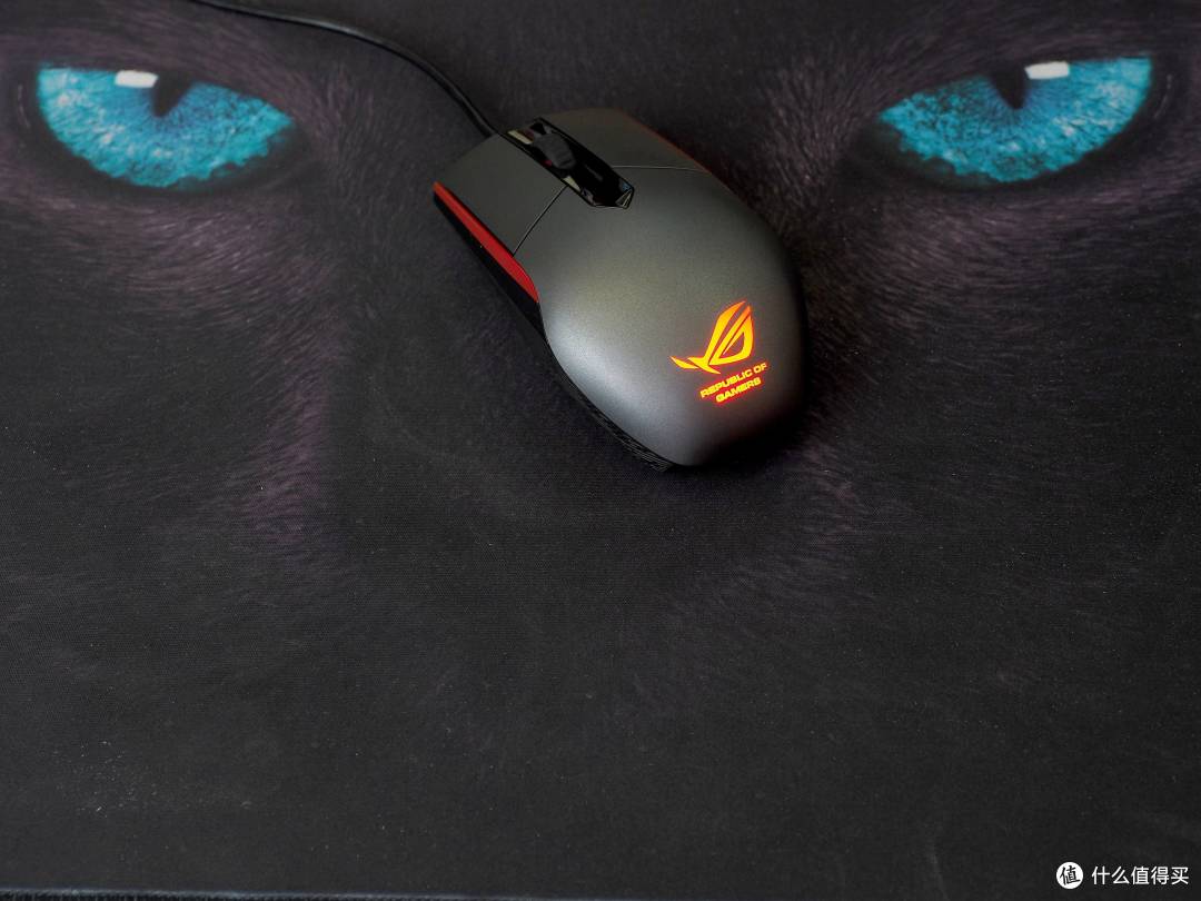 ASUS 华硕 P302 ROG Strix Evolve 可换上盖鼠标 轻开箱