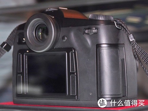 这样的相机才能配得上这样的包，可能是目前最贵的开箱秀 — 我的Leica 徕卡 S2 相机 标题一定要长