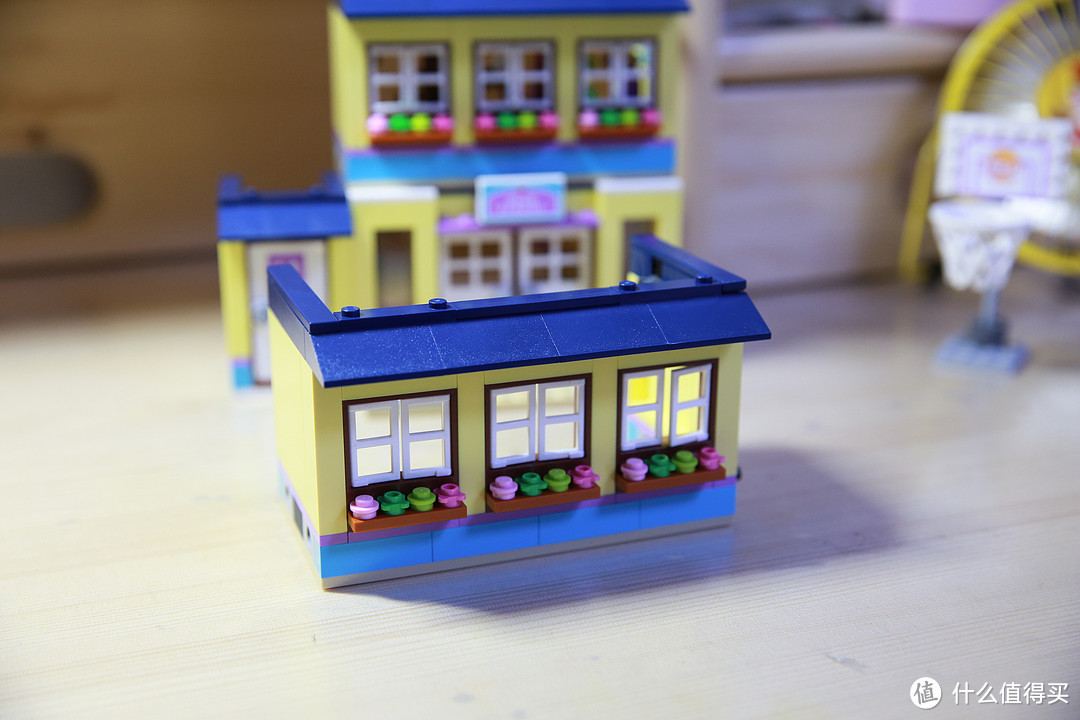 一起上学去：LEGO 乐高 女孩系列 41005 心湖城学校