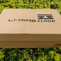 李宁 云四代 跑鞋外观展示(后跟|鞋头|内侧|正面|鞋底)