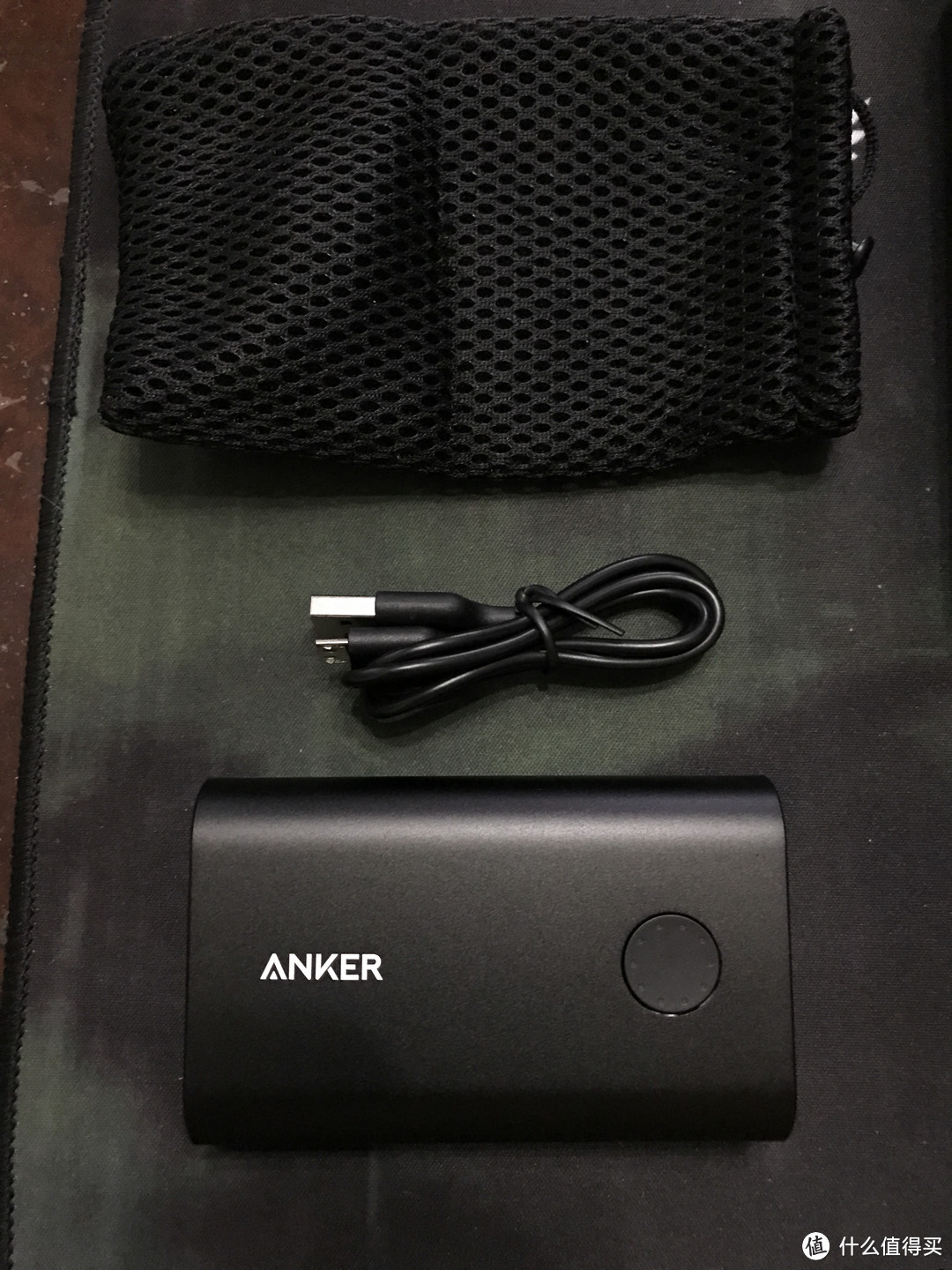 Anker QC2.0 10050毫安移动电源开箱