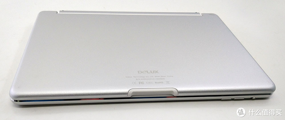 自己组台10寸的Macbook — APPLE 苹果 IPAD AIR+多彩 DELUX 小i无线蓝牙迷你键盘