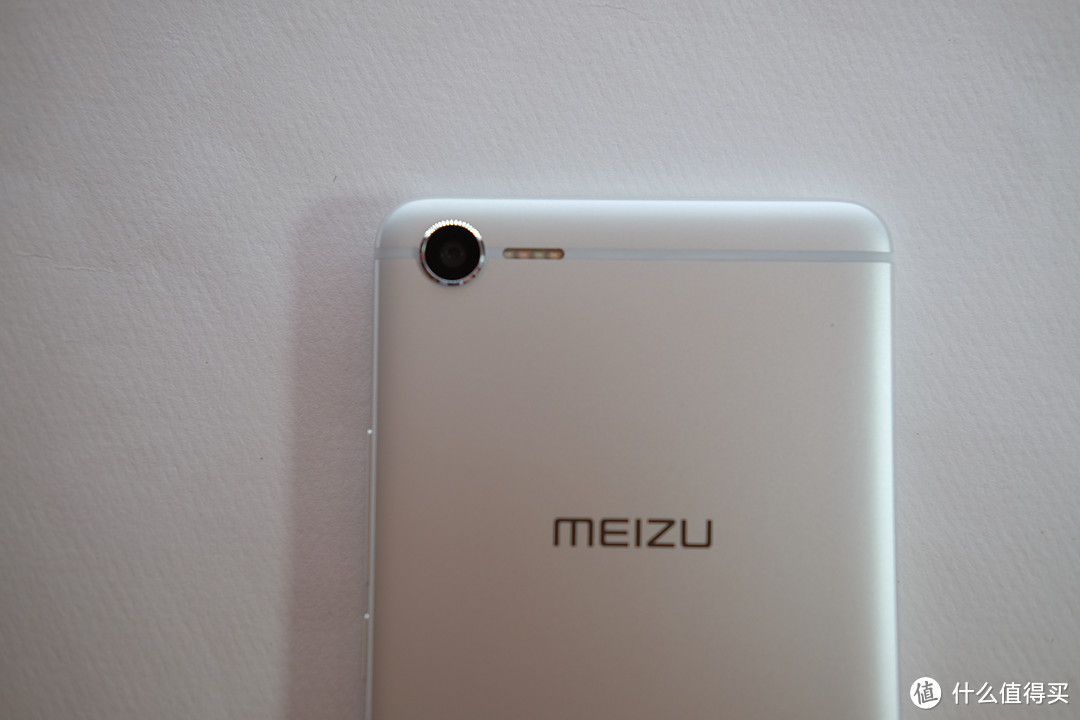 51岁老爸的新手机,魅族中年千元良品 — 魅蓝 e2 开箱篇