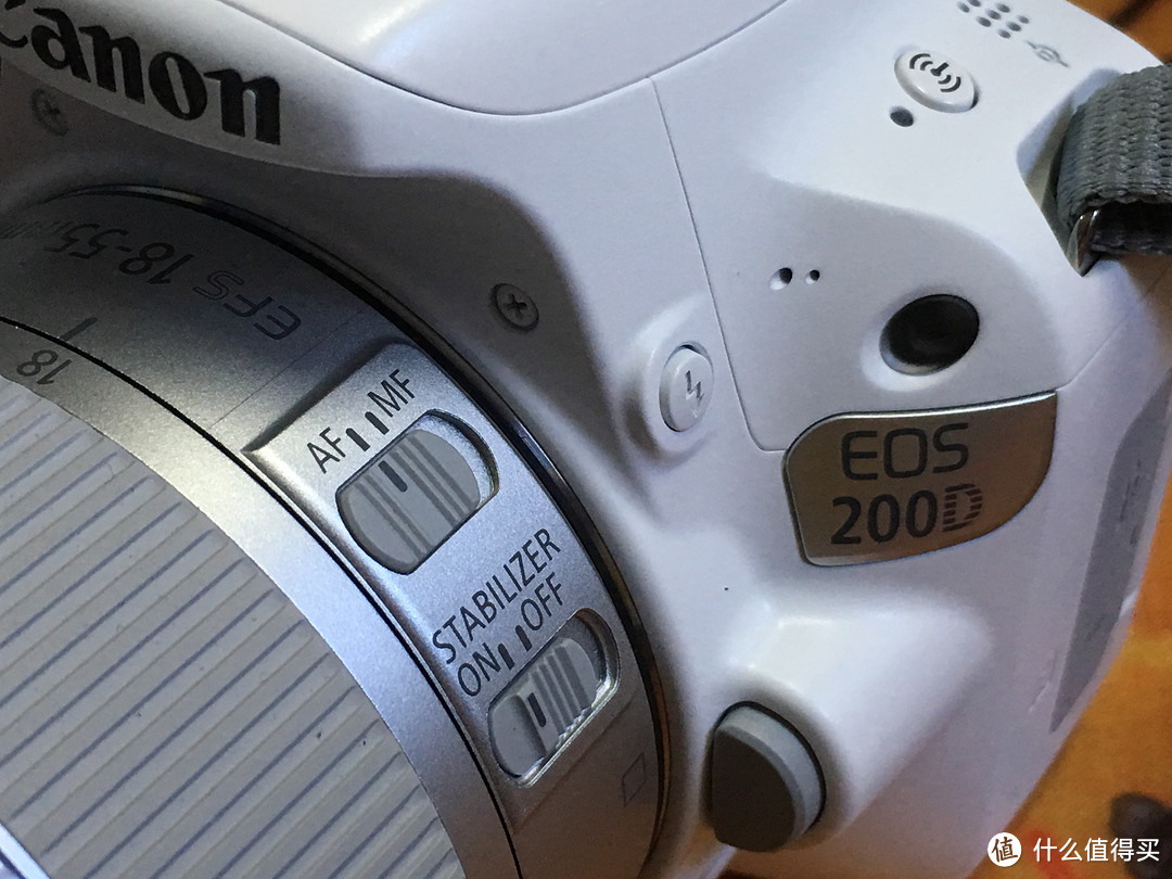 #本站首晒# Canon 佳能 EOS 200D 白色