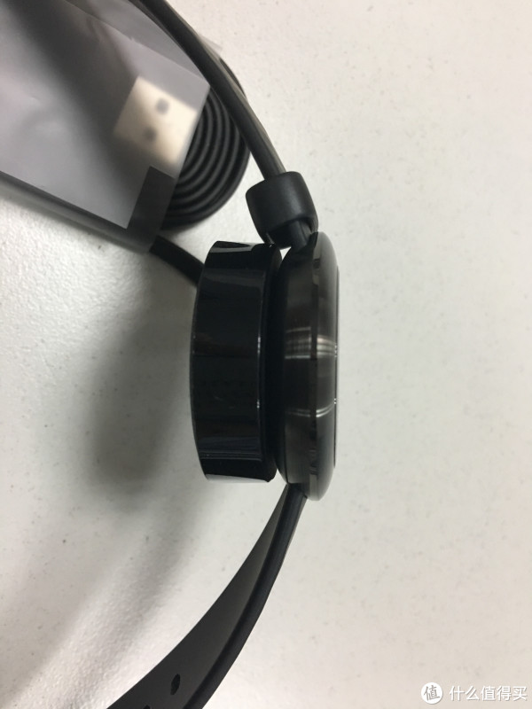 荣耀手环zero与充电器连接方式 荣耀手环zero与充电器连接方式