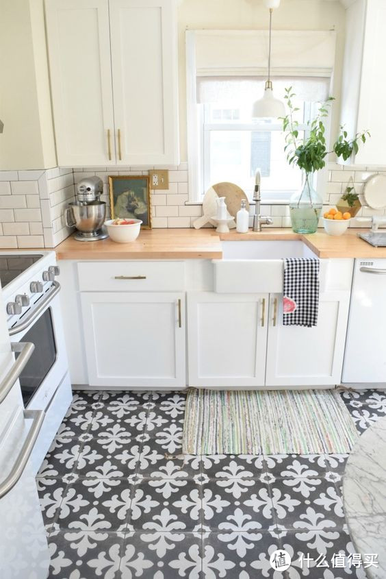 铺厨房卫生间美翻天的网红小花砖！提升你家的颜值