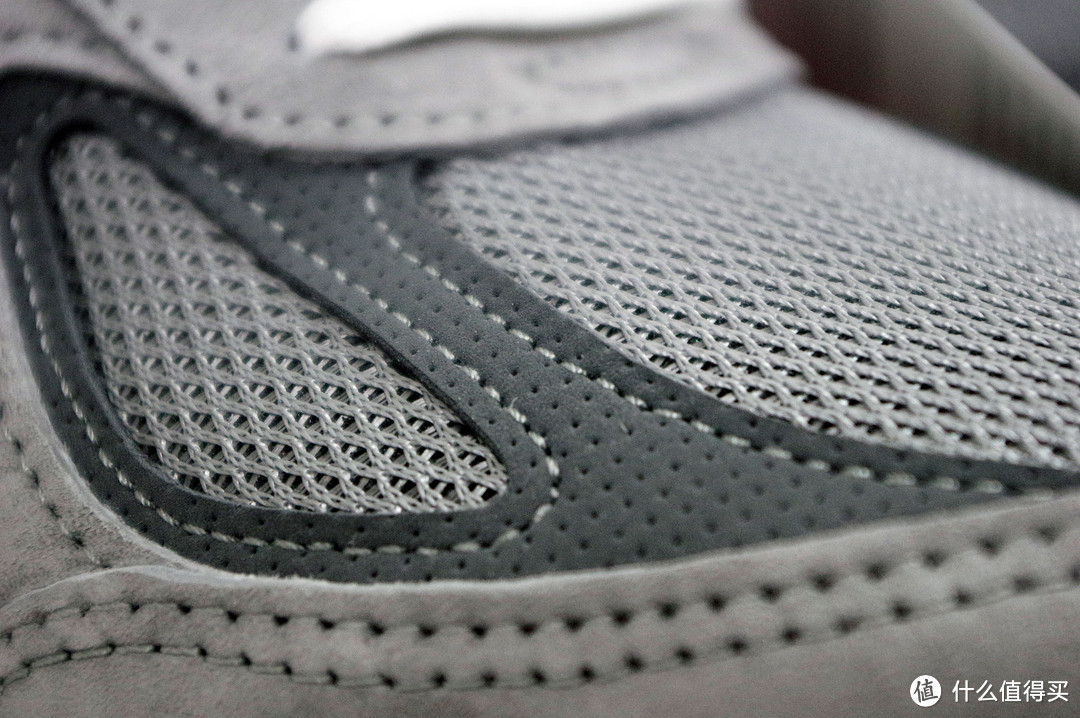 简单、普通、舒适、传统：New Balance 990v4 男士*级慢跑鞋