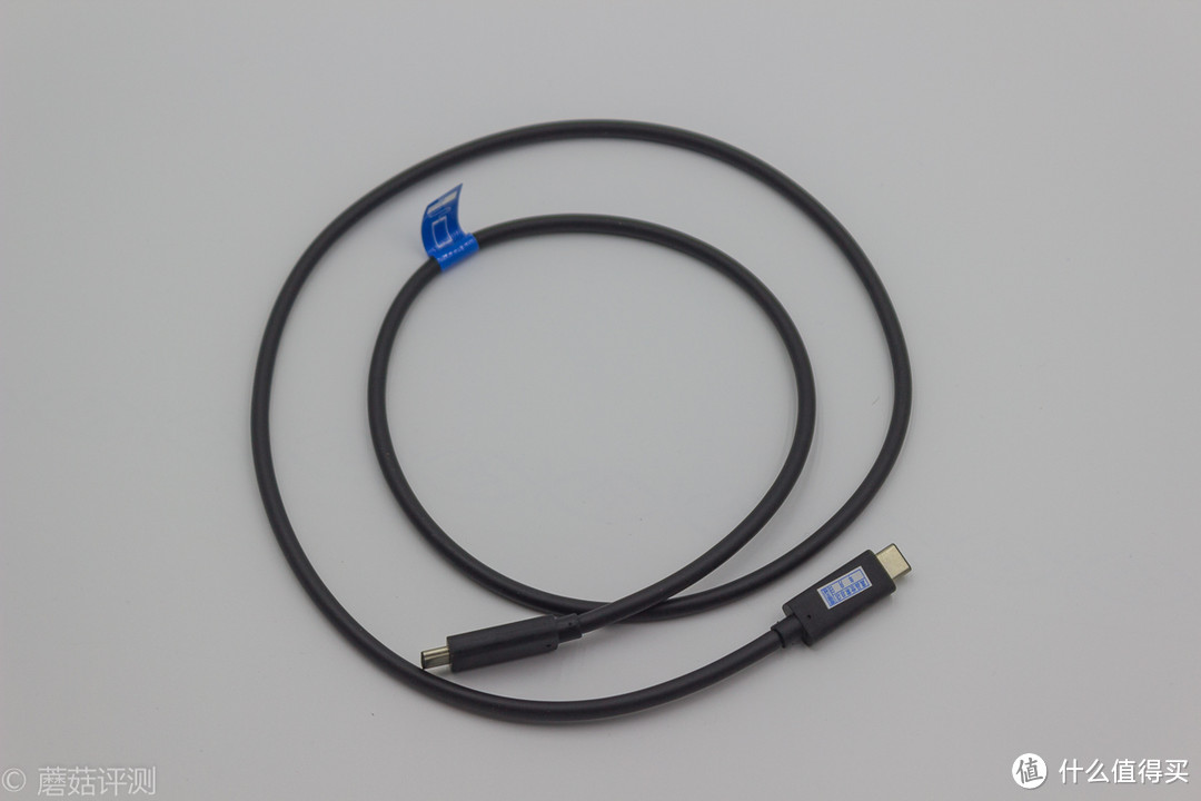 黑、粗却不硬——微软 USB3.1 Gen2 Type-C线 开箱评测