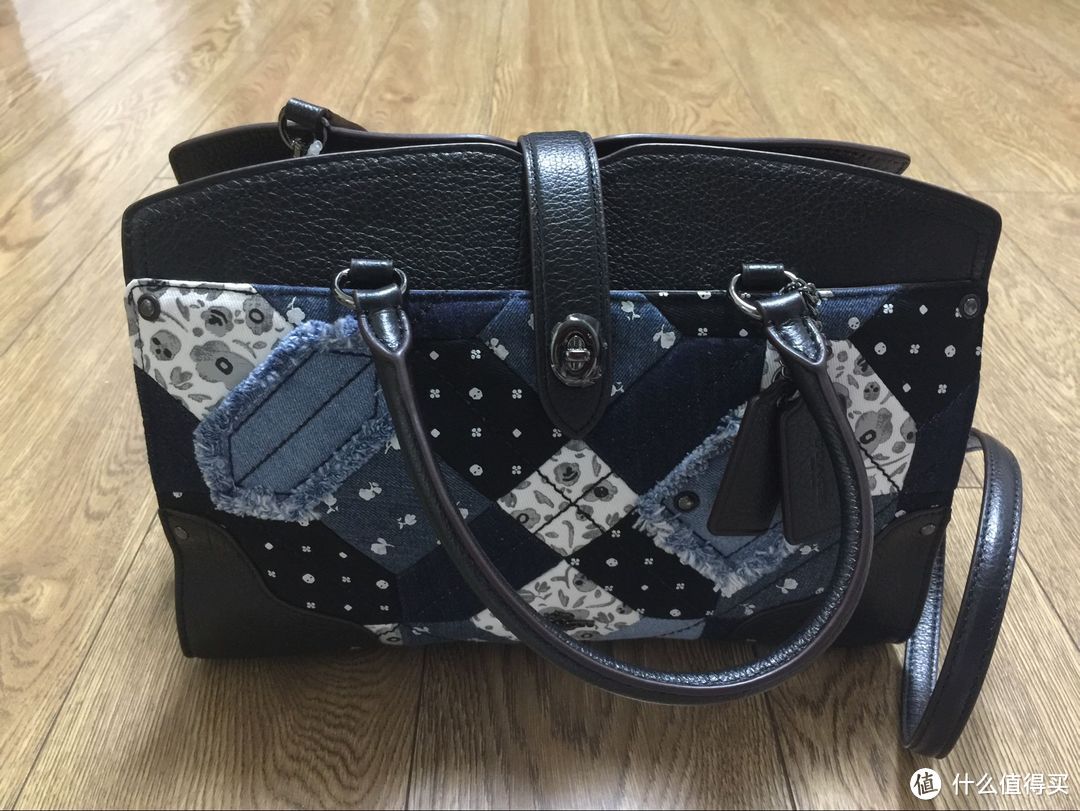 6pm入手COACH 蔻驰 Canyon Quilt Denim Mercer 30 女士真皮单肩包，颇有点中看不中用