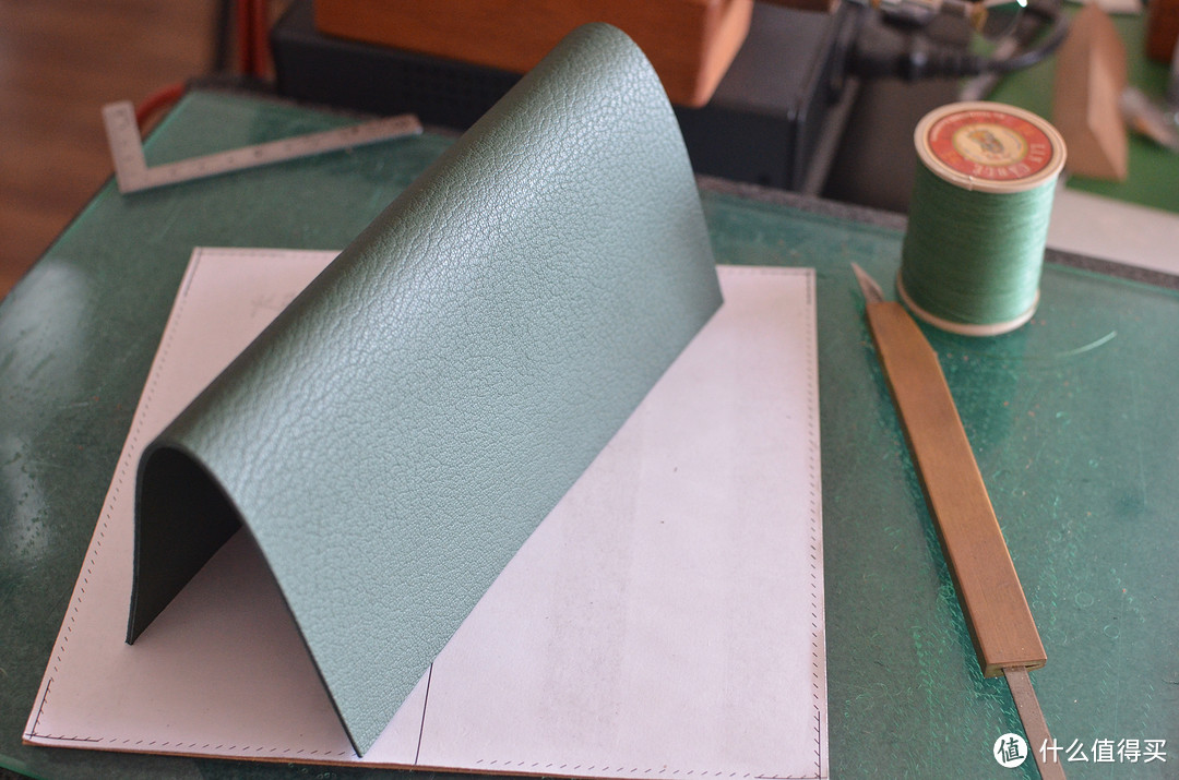 分享一个墨绿色法羊简款长夹的制作过程