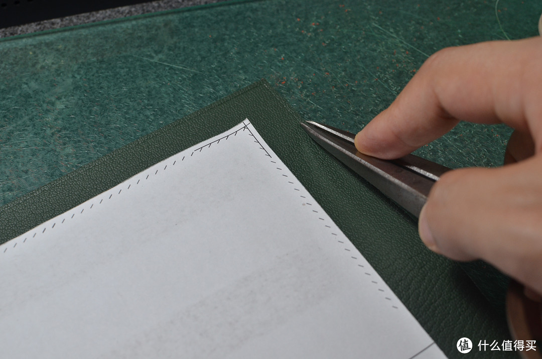 分享一个墨绿色法羊简款长夹的制作过程