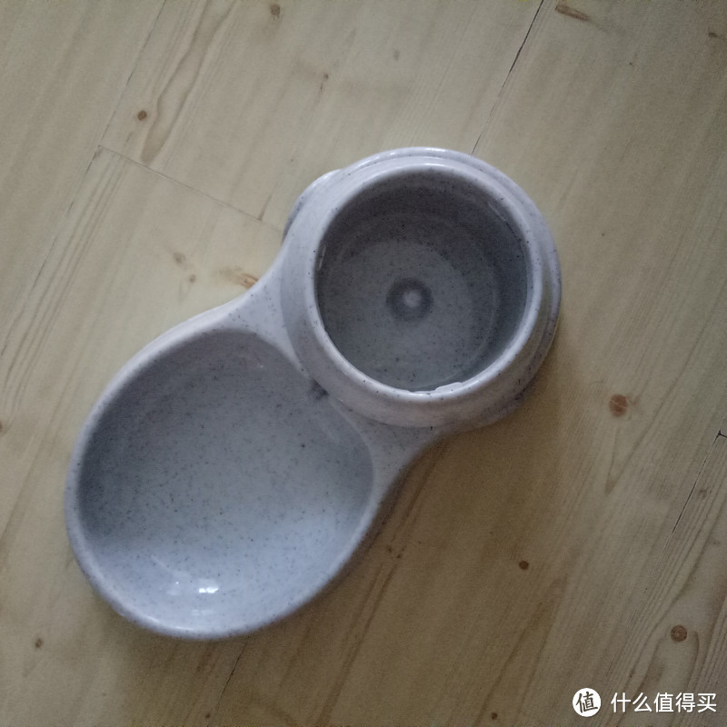 #全民分享季#不用担心狗狗喝马桶水了：简单便宜的宠物饮水器