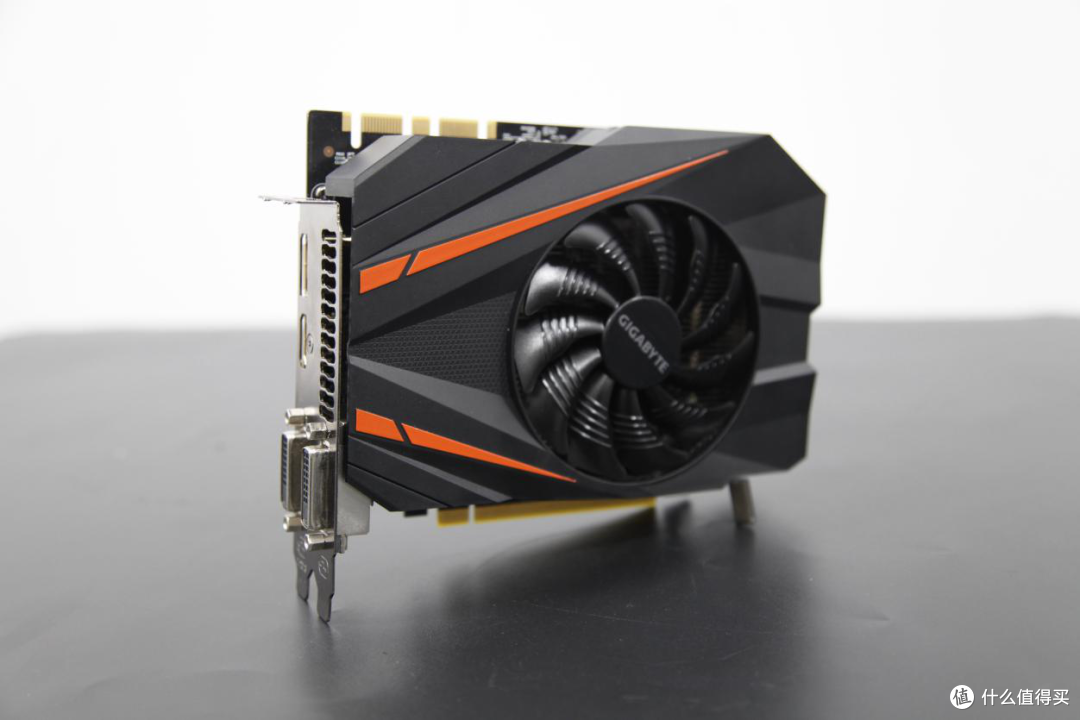 AMD ITX解决方案！桌面空间我做主！打造最强ITX小钢炮！