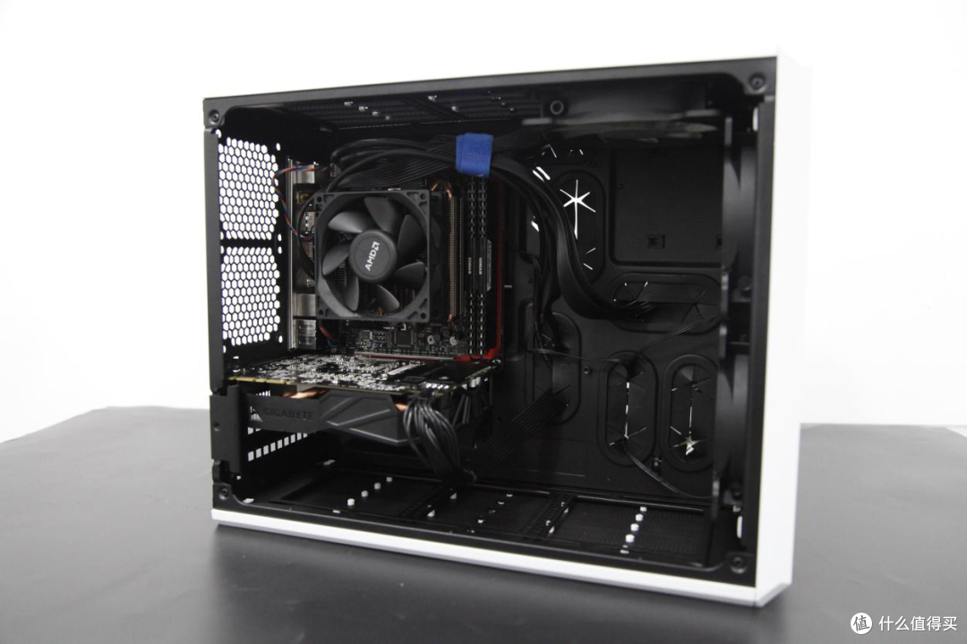 AMD ITX解决方案！桌面空间我做主！打造最强ITX小钢炮！