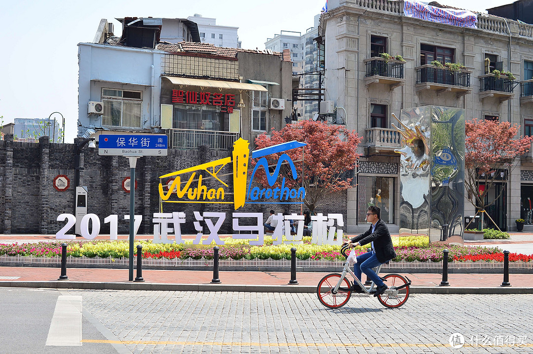 “虚浮”滋味的咸蛋黄狮子头