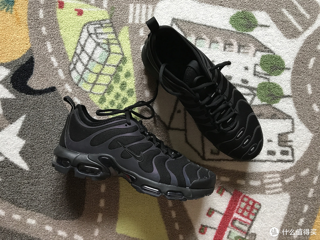 酷炫到不行！NIKE AIR MAX PLUS TN ULTRA 反光气垫运动鞋