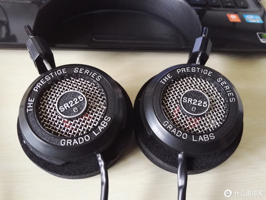 我买了一个很贵的塑料桶 — GRADO 歌德 SR225e 头戴耳机 开箱