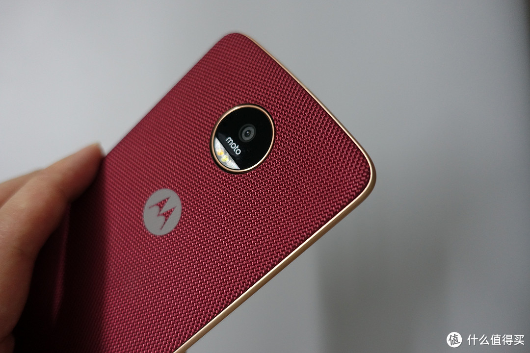 若你喜欢怪人 其实我很美 ——MOTOROLA 摩托罗拉 MOTO Z 手机半年使用小记