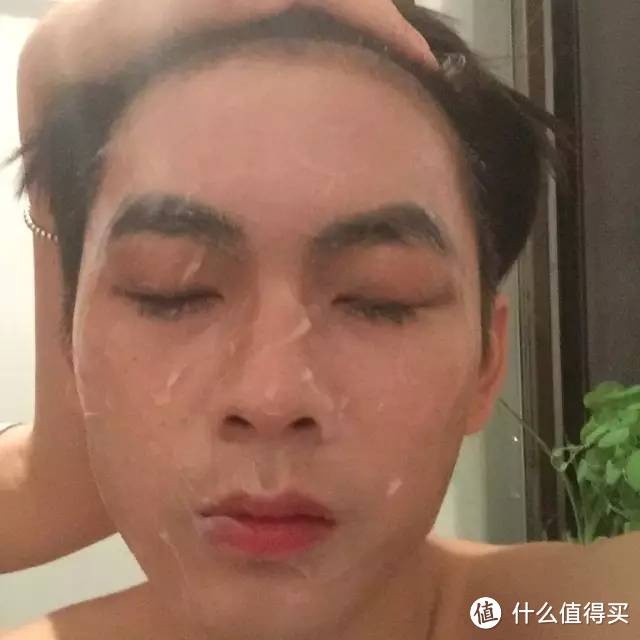 用免费拿的卸妆品给男友卸妆是一种怎样体验