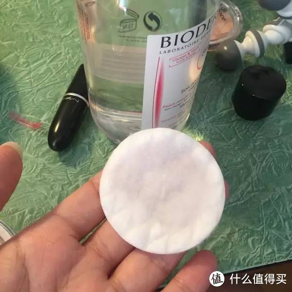 用免费拿的卸妆品给男友卸妆是一种怎样体验