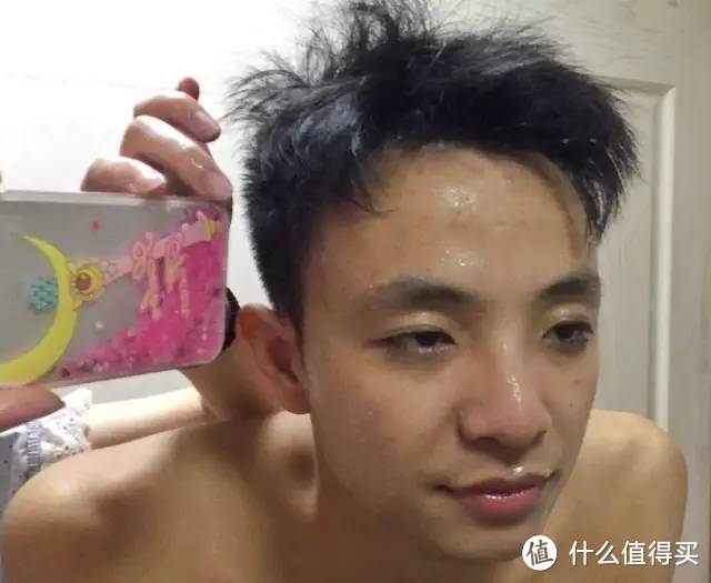 用免费拿的卸妆品给男友卸妆是一种怎样体验