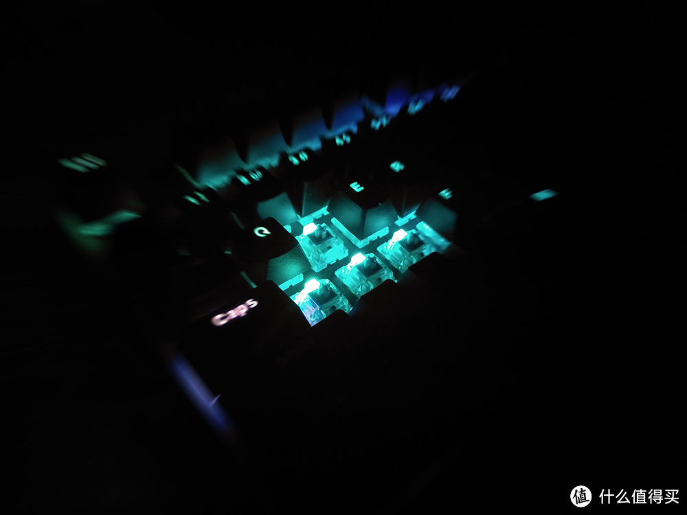 RAPOO 雷柏 V700 RGB合金版机械键盘 青轴评测