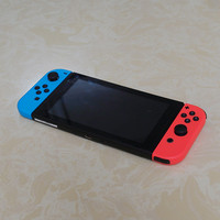 任天堂 Switch 游戏主机外观展示(尺寸|电源键|支架)
