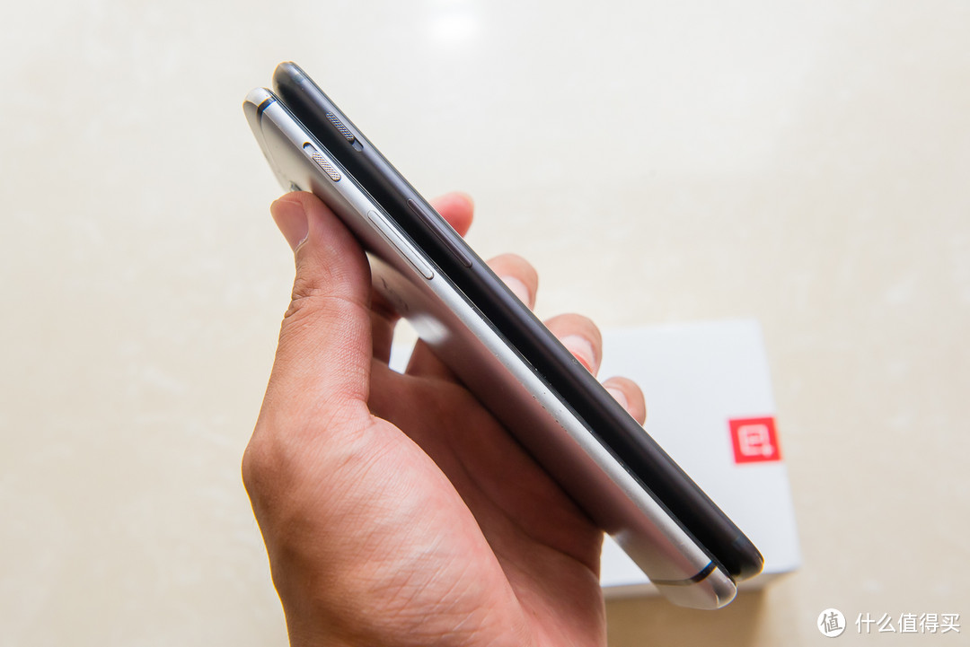 OnePlus 一加手机5 6GB+64GB 月岩灰 开箱简评，对比一加3手机