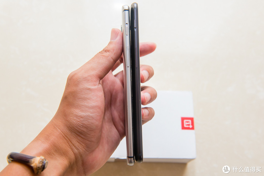 OnePlus 一加手机5 6GB+64GB 月岩灰 开箱简评，对比一加3手机