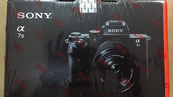 索尼 ILCE-7M2K 28-70mm镜头外观展示(转盘|快门键|手柄|折叠屏)