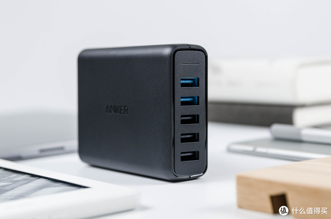 急速充电大满足—Anker 安克 桌充 QC3.0 63W 5口充电器