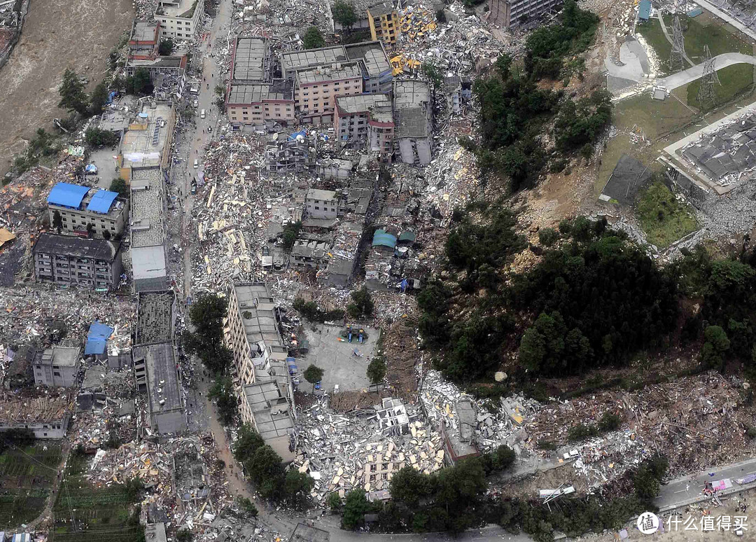 地震来时，高层住宅里的人该怎么逃生？