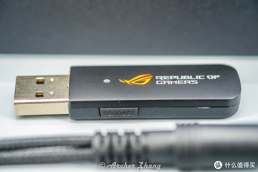 败家眼中眼：ASUS 华硕 ROG Strix Wireless 无线电竞耳麦 开箱