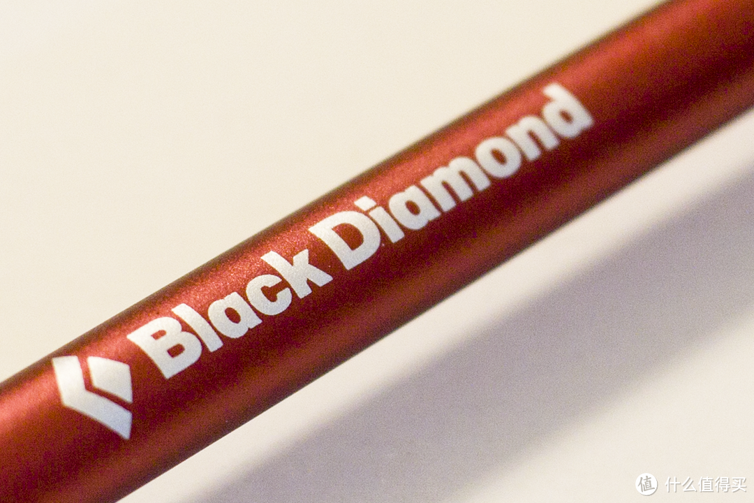 为登山准备着 — Black Diamond 微倾软木手柄登山杖