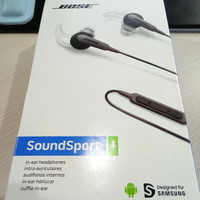 Bose SoundSport 耳机外观展示(轧带|耳机包|鲨鱼鳍套|插头|本体)