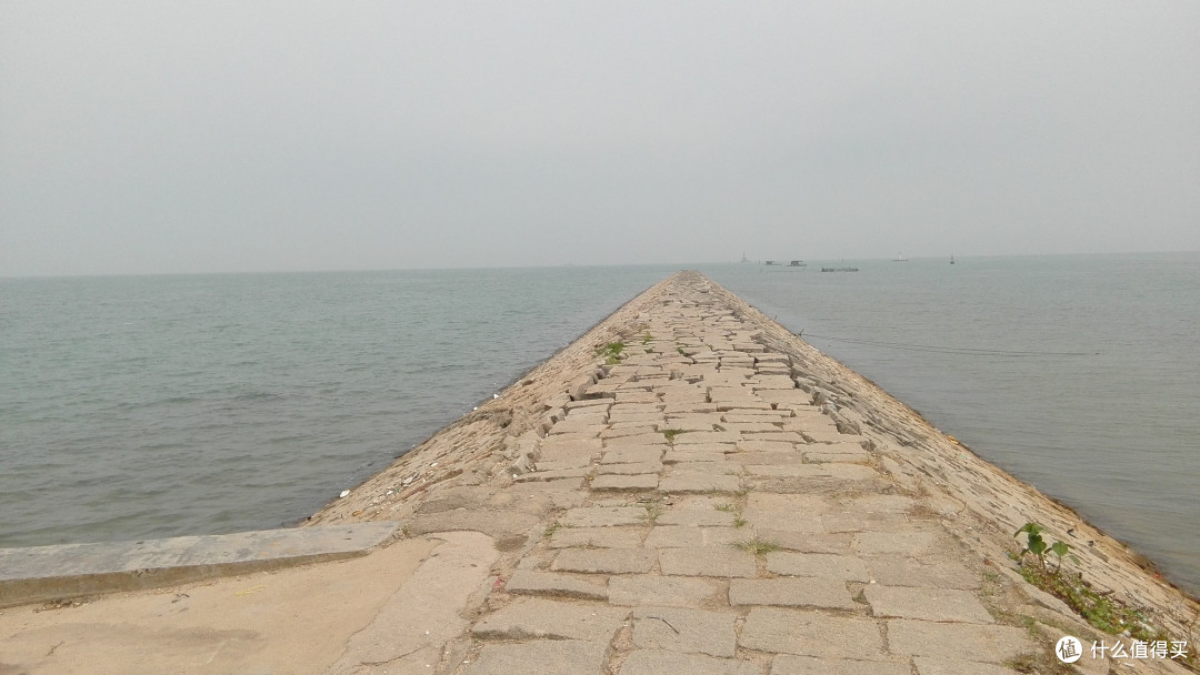 伸向海洋的潭门海堤 伸向海洋的潭门海堤
