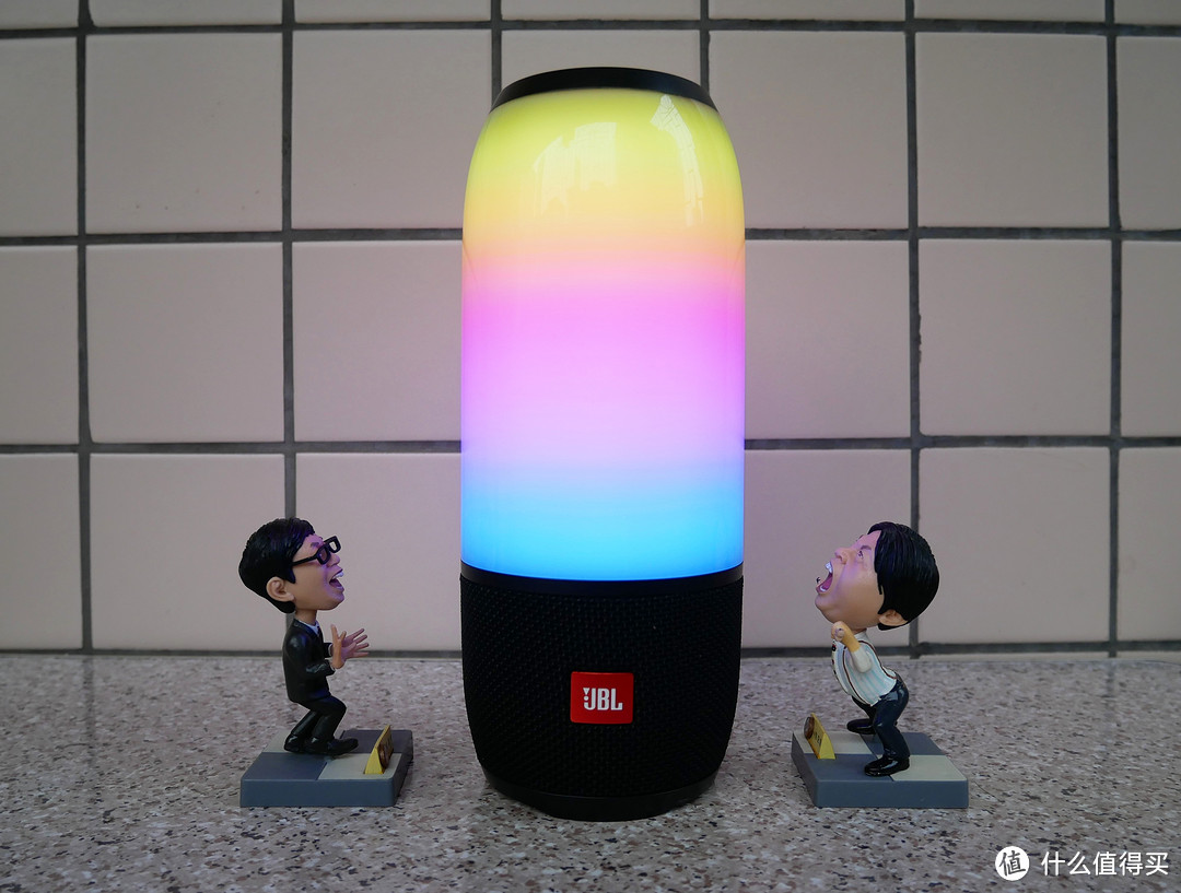 #本站首晒#看的见的声音 — JBL Pulse 3蓝牙音箱开箱+灯光展示