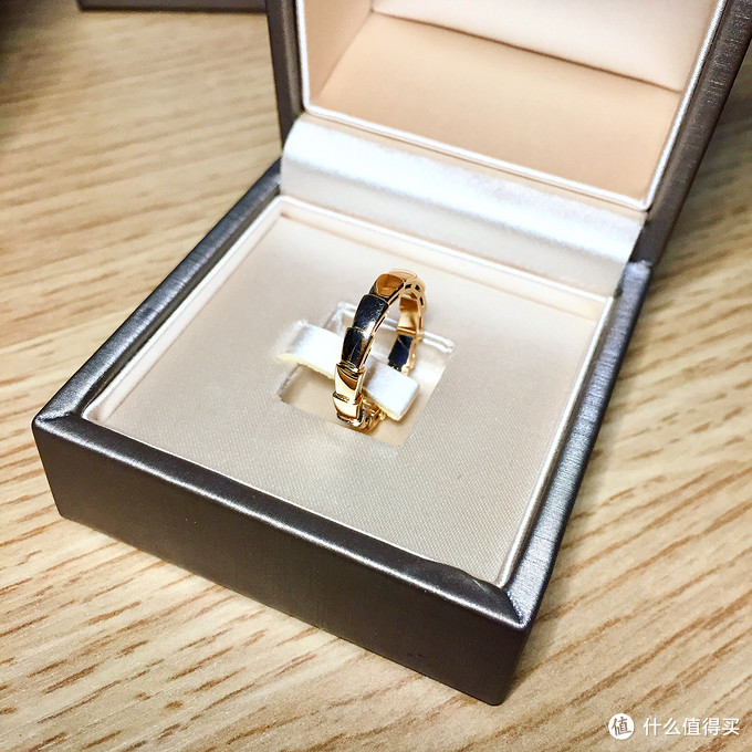 #七夕#秀恩爱#最完美的七夕礼物3件套:老公、Bvlgari婚戒、结婚证