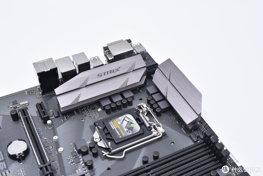 主板会“作弊”是一种怎样的体验？ASUS 华硕 ROG STRIX Z270H GAMING 评测