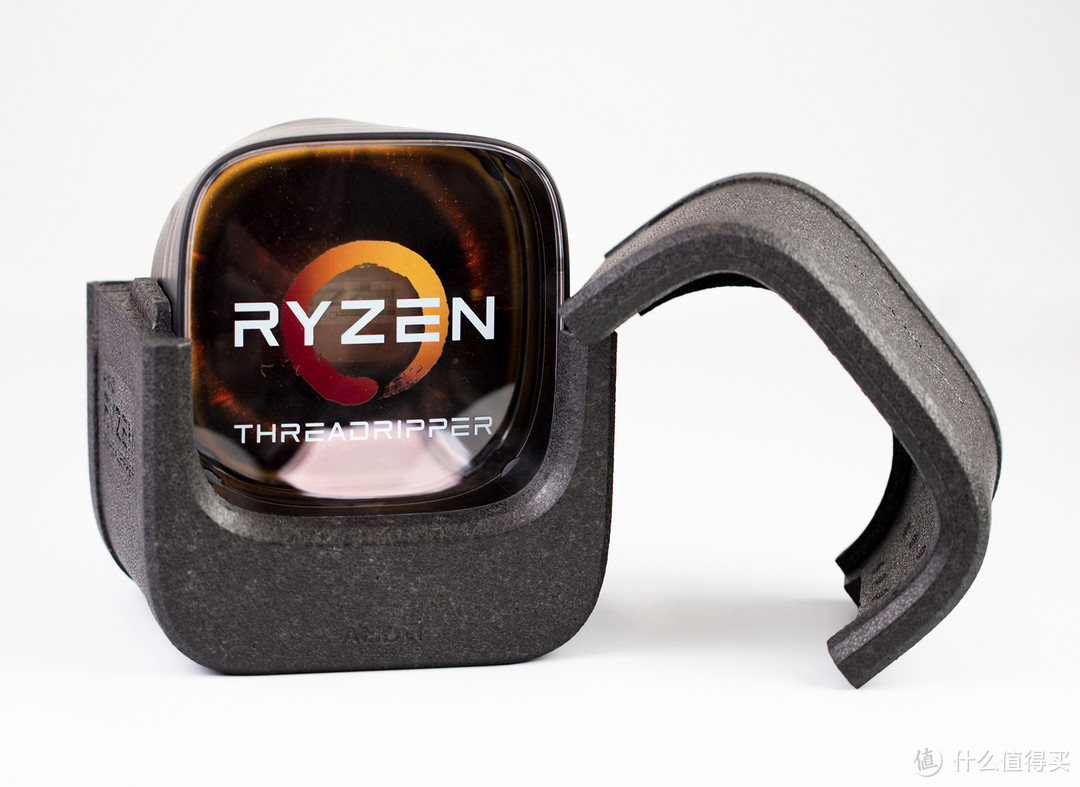 阔别多年的A饭情怀： AMD 锐龙 Threadripper 1950X 套装开箱体验