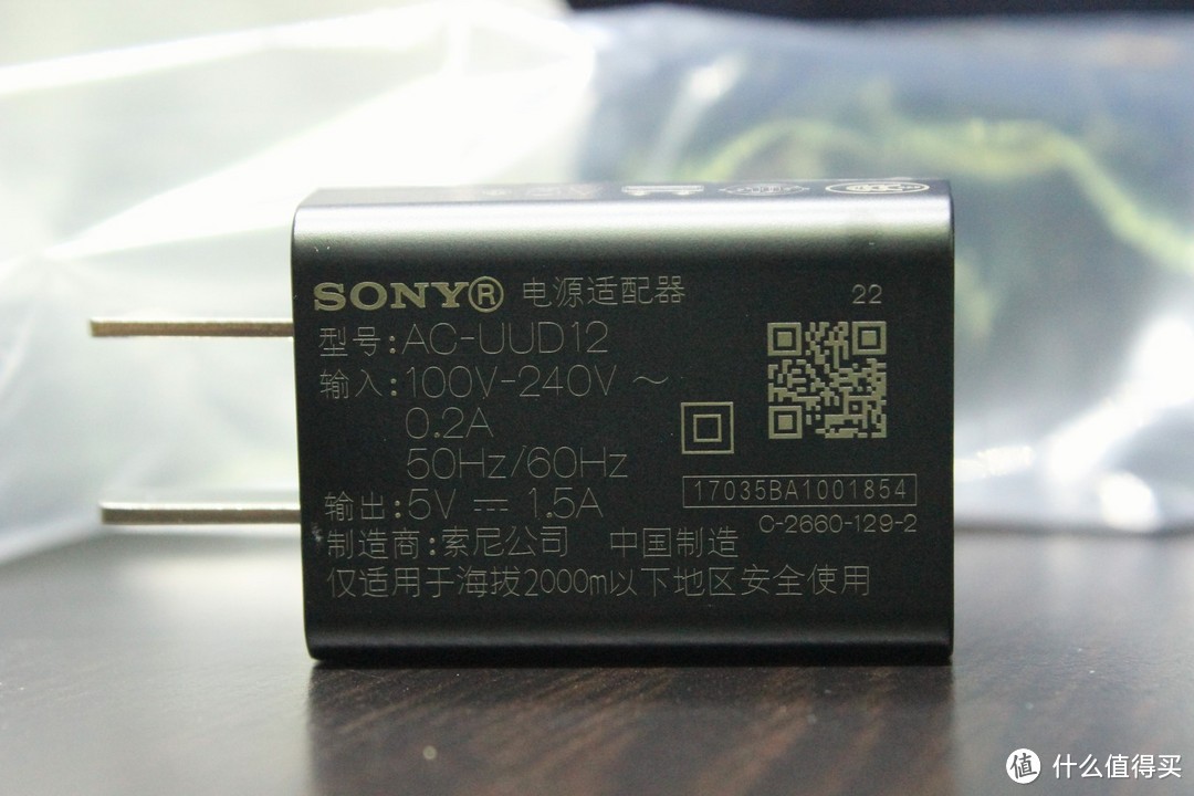 体积小、重量轻、参数强大：SONY 索尼 A6300 APS-C画幅 微单相机