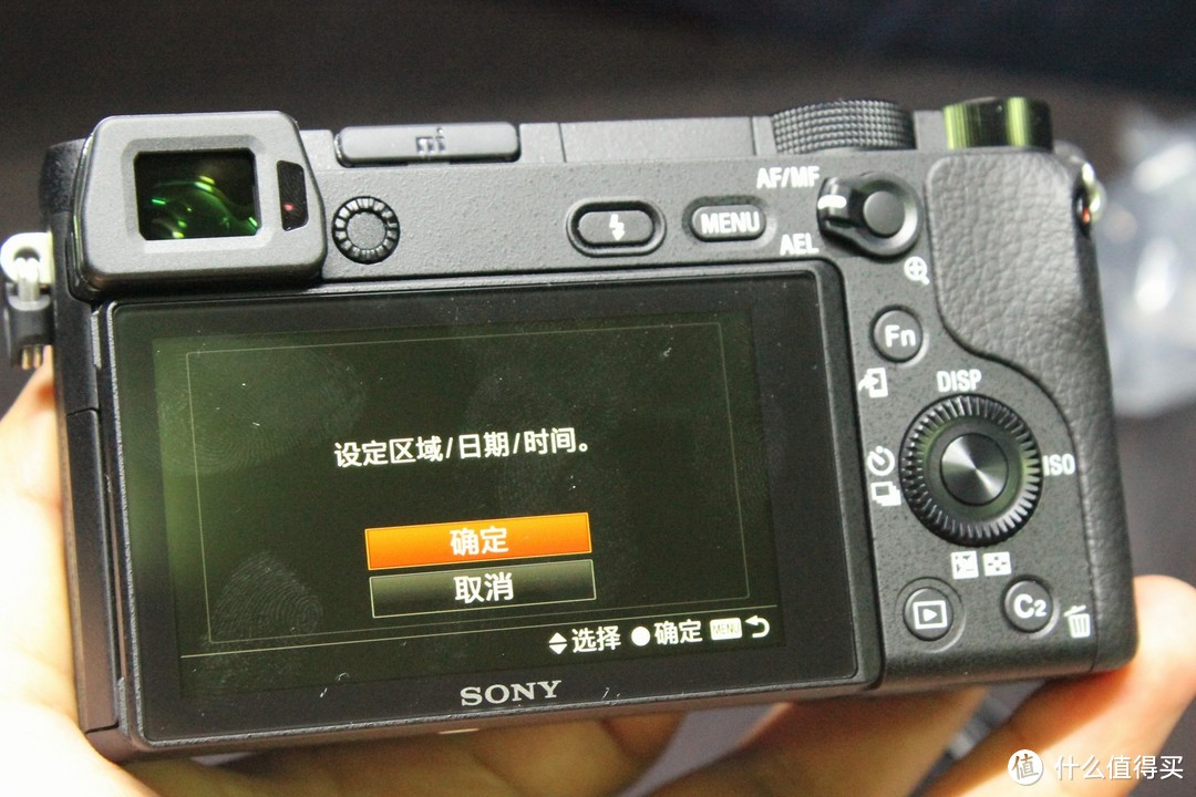 体积小、重量轻、参数强大：SONY 索尼 A6300 APS-C画幅 微单相机