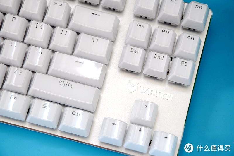 #原创新人#入手个便宜的机械键盘：RAPOO 雷柏 V500RGB 冰晶版 开箱简评
